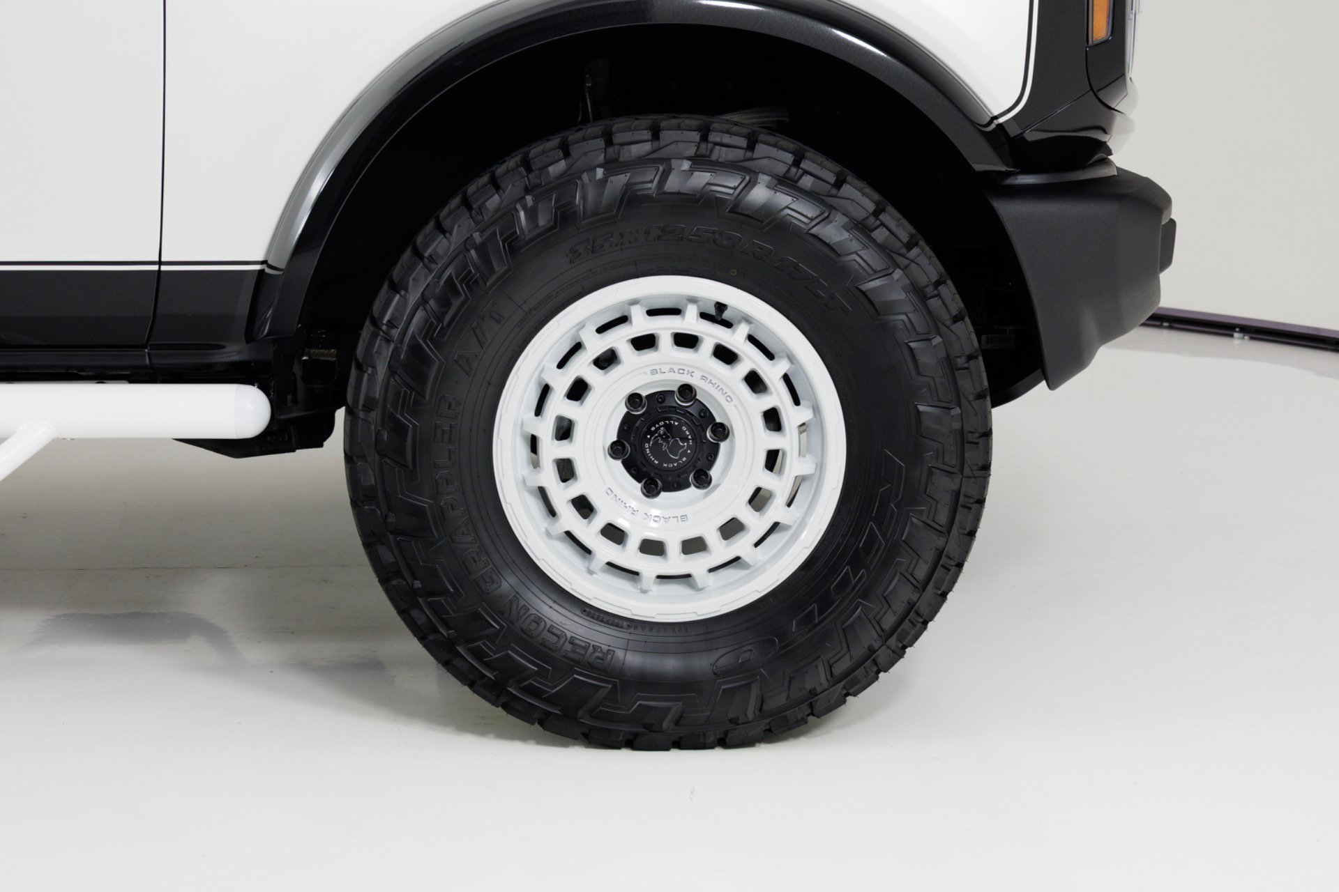 Used 2025 Ford Bronco Outer Banks AWD/4WD image 12