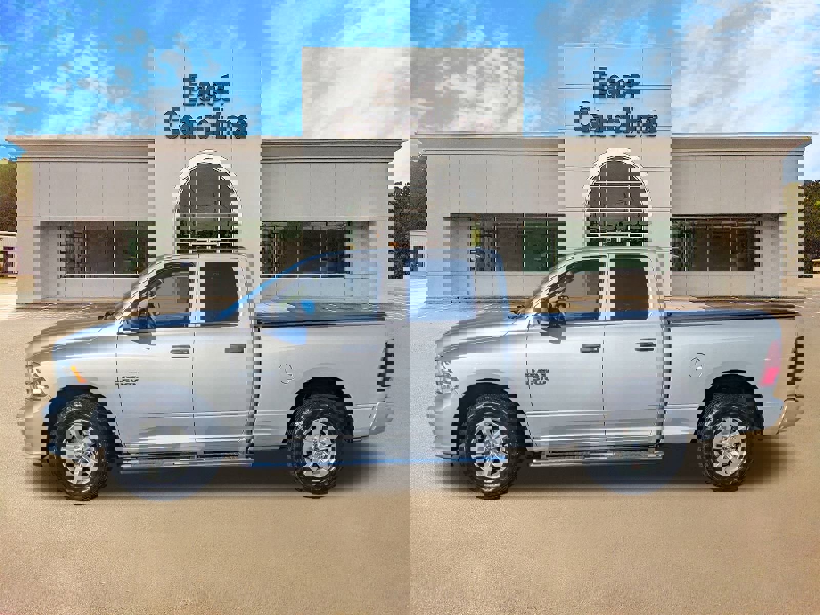 Used 2017 RAM 1500 Express image 6