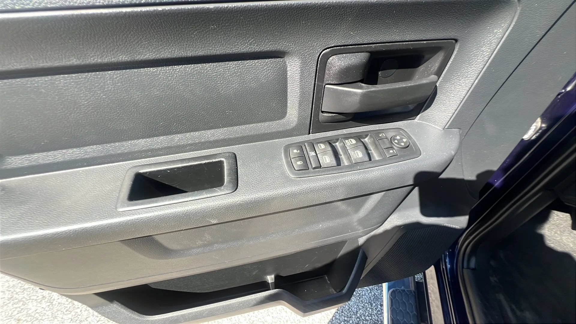 Used 2016 RAM 1500 Express AWD/4WD image 20