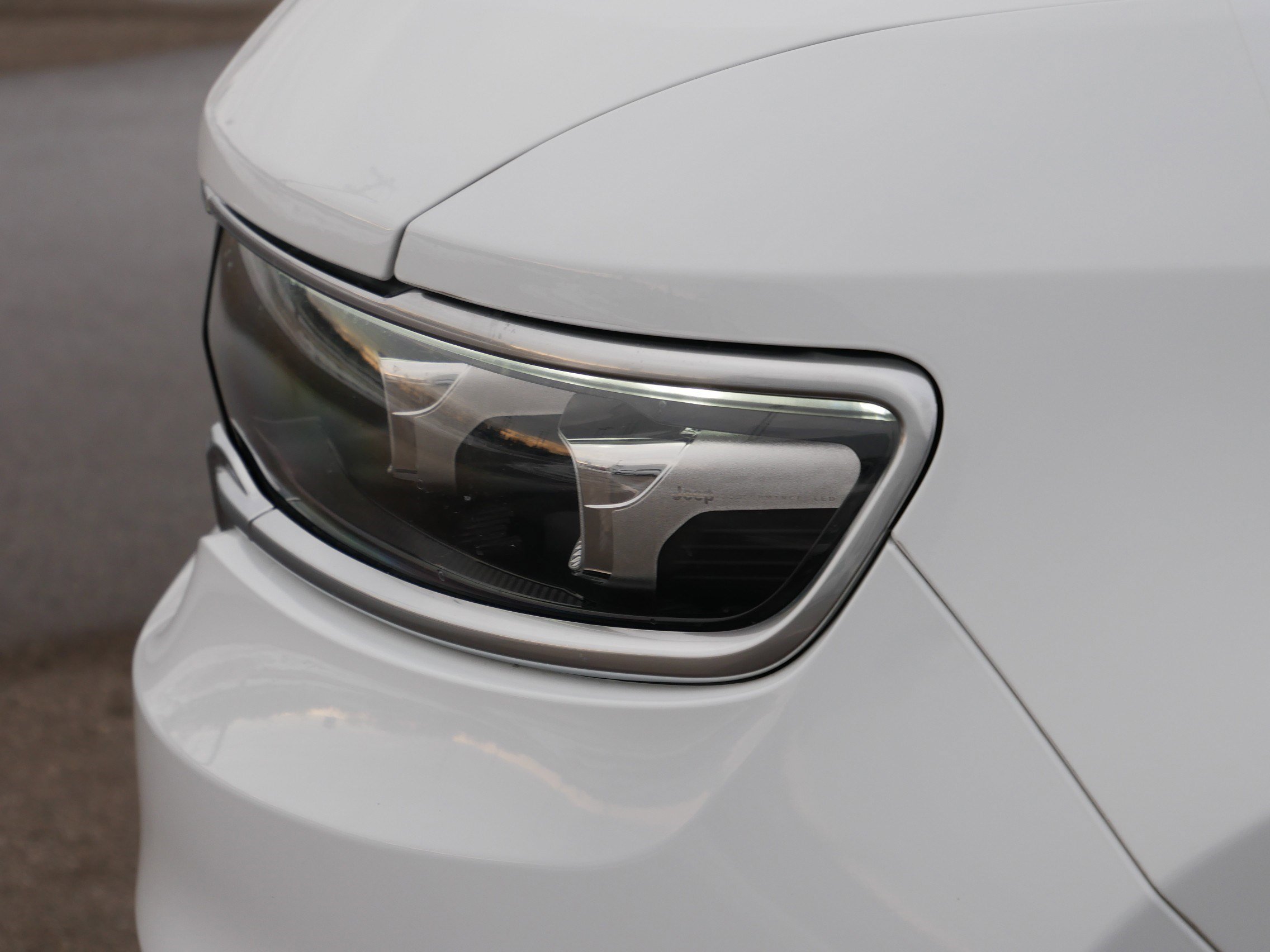 Used 2022 Jeep Grand Wagoneer Series III w/ Rear Seat Video Group 1 image 16