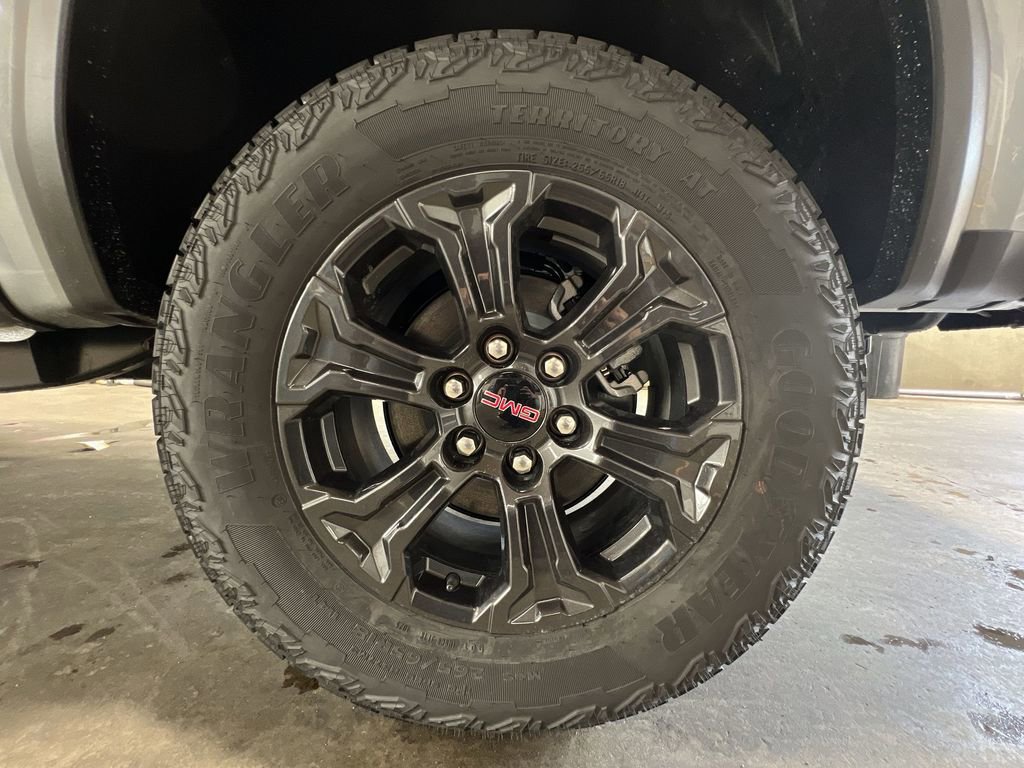 New 2025 GMC Canyon Elevation w/ Convenience Package image 34