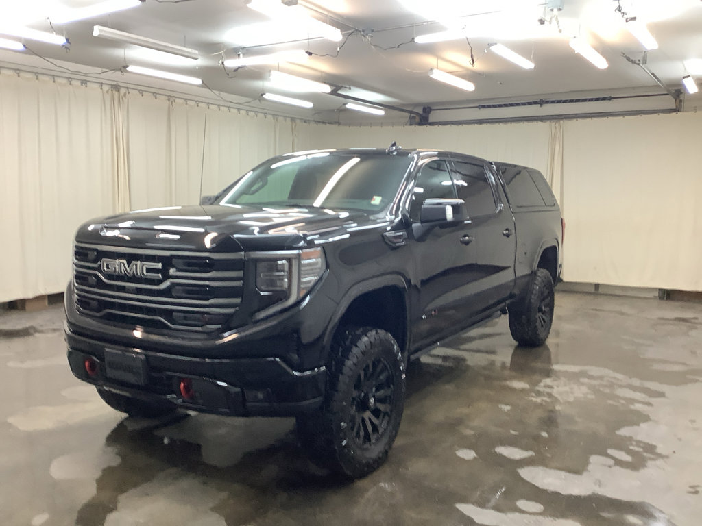 New 2025 GMC Sierra 1500 AT4 w/ AT4 Premium Package