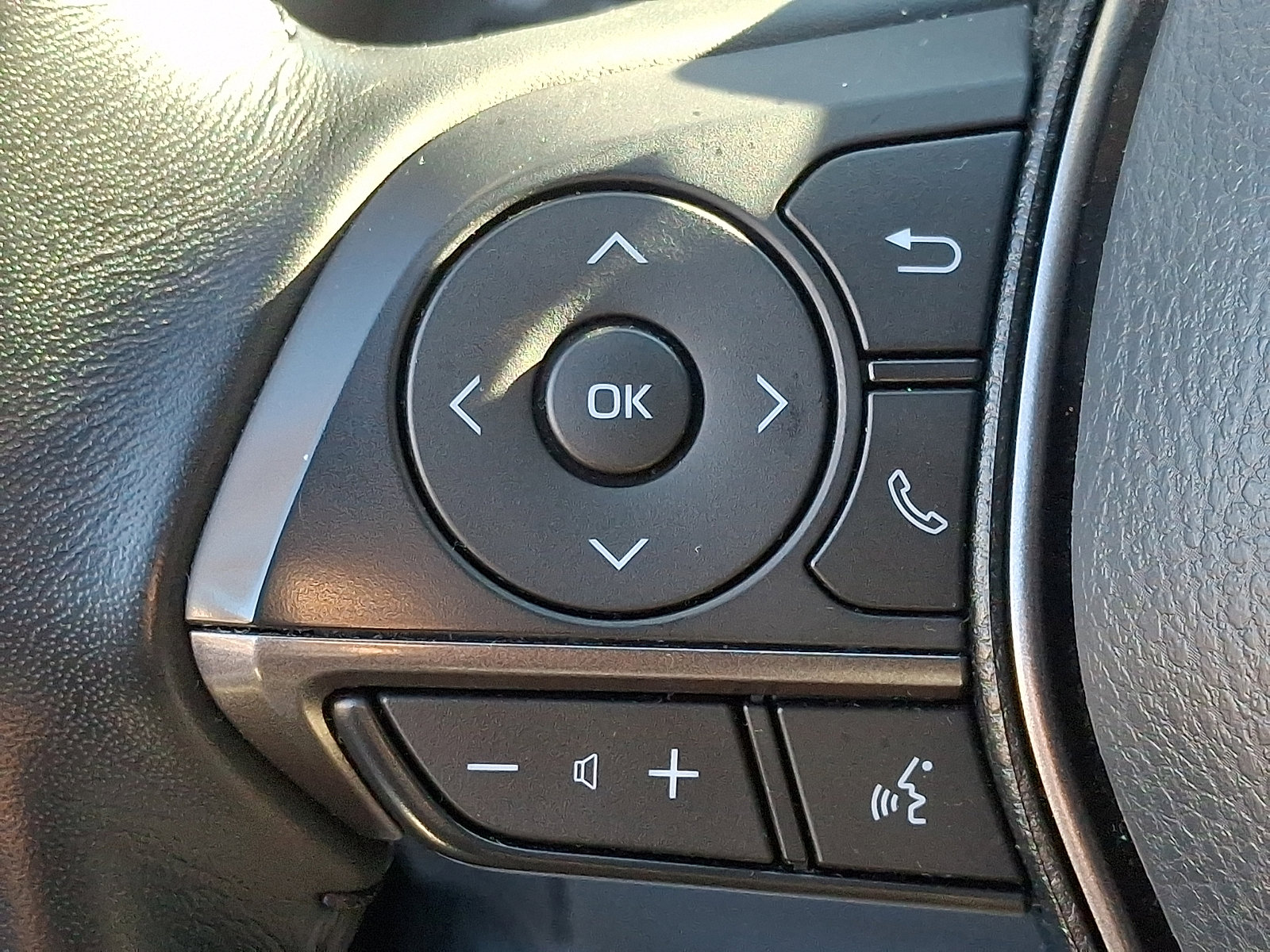 Used 2023 Toyota Camry SE image 20