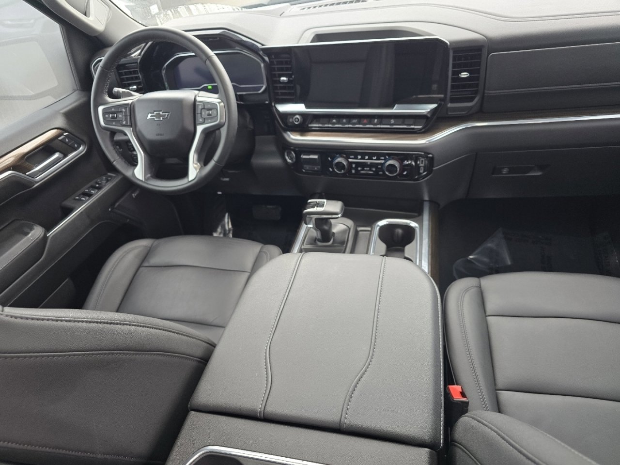 Used 2024 Chevrolet Silverado 1500 LT Trail Boss w/ Convenience Package II image 28