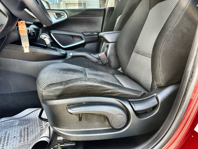 Used 2023 Kia Soul LX w/ LX Technology Package FWD image 17