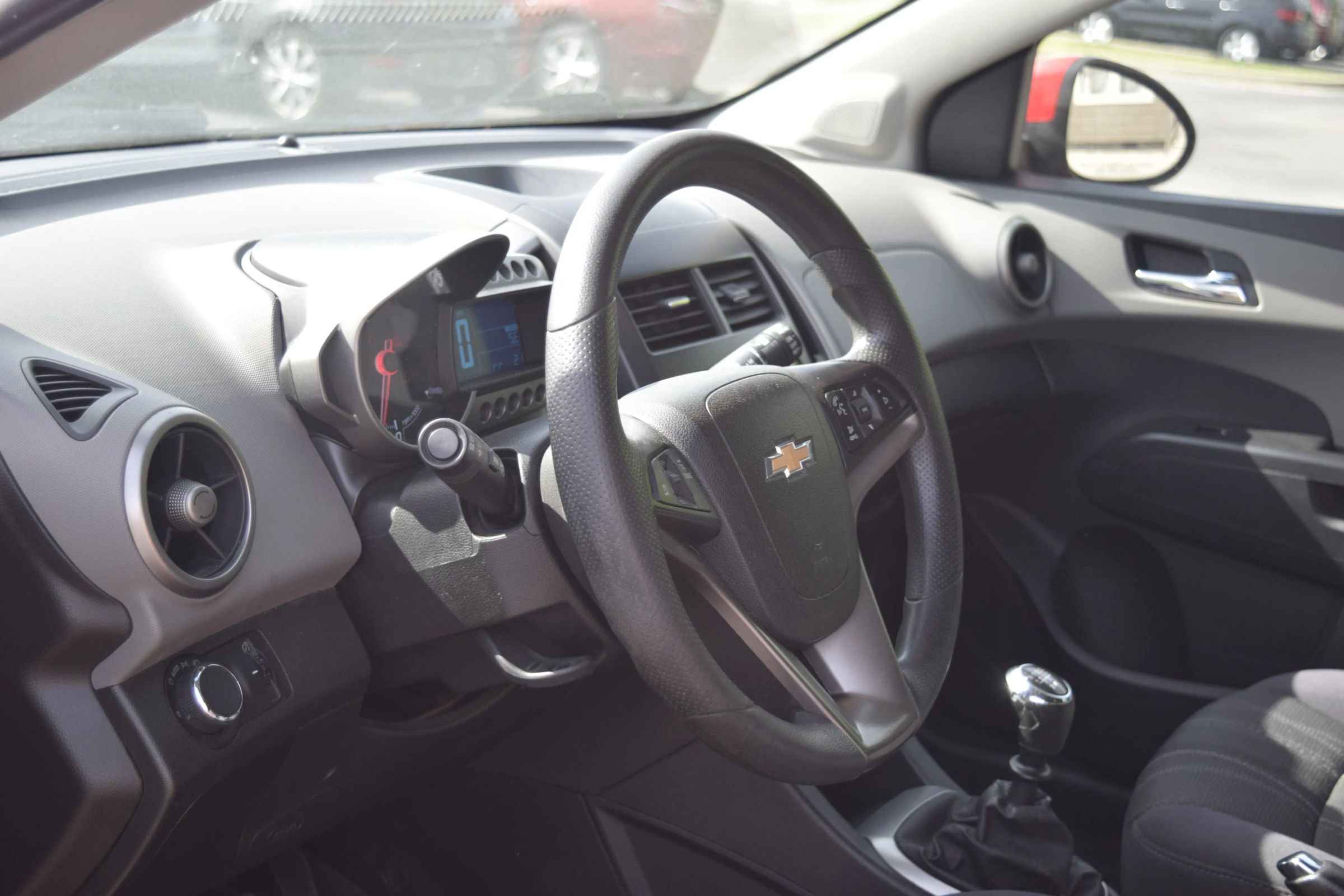 Used 2015 Chevrolet Sonic LT FWD image 5