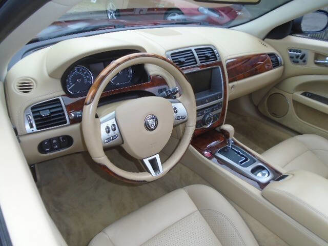Used 2007 Jaguar XK Convertible image 12