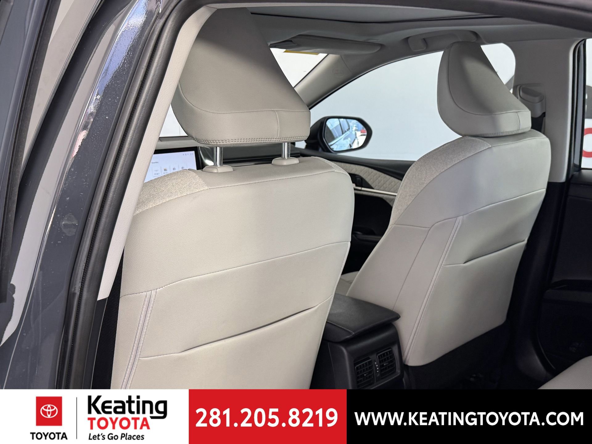 Used 2025 Toyota Camry XLE image 16