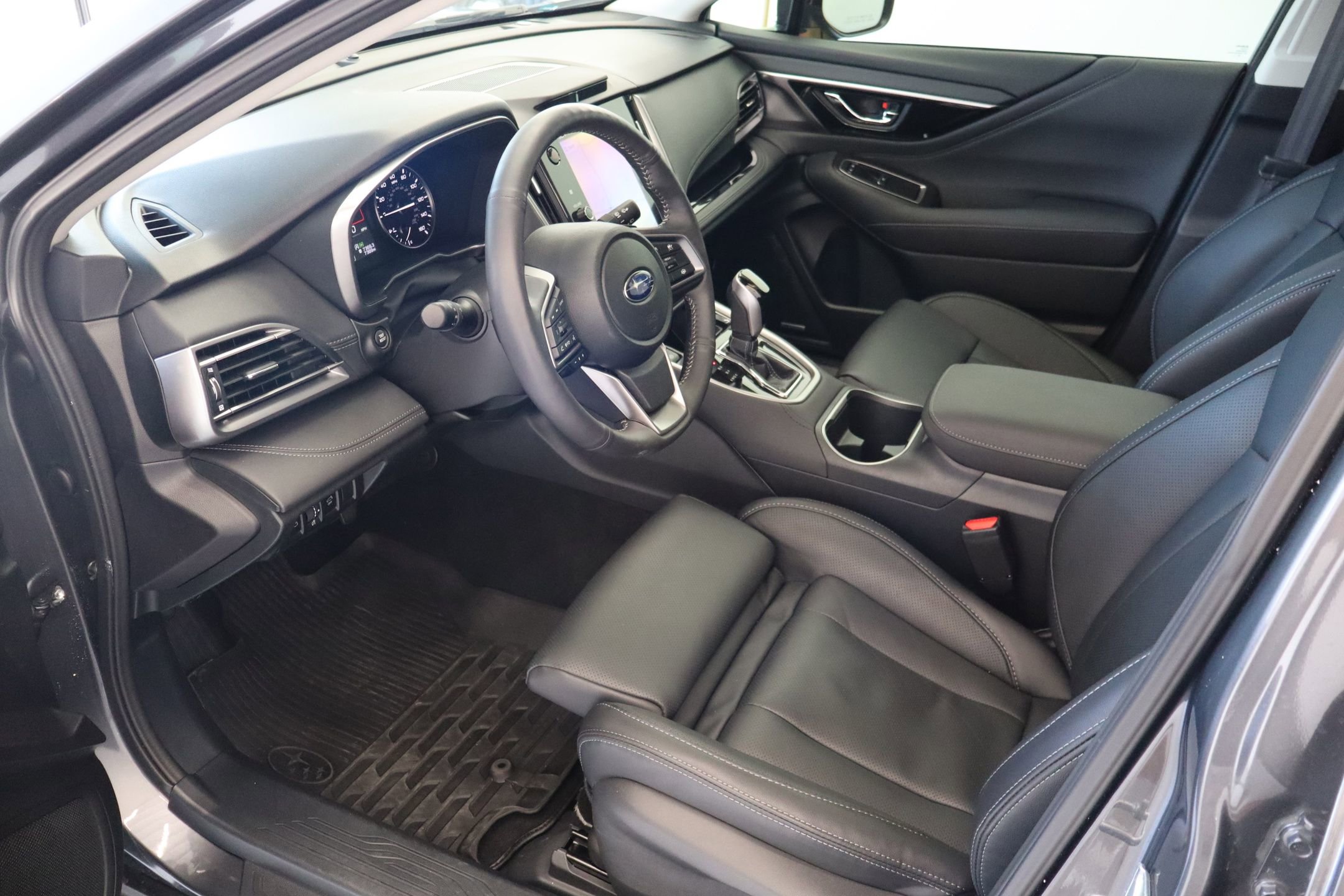 Used 2025 Subaru Outback Touring w/ Popular Package #2 image 26