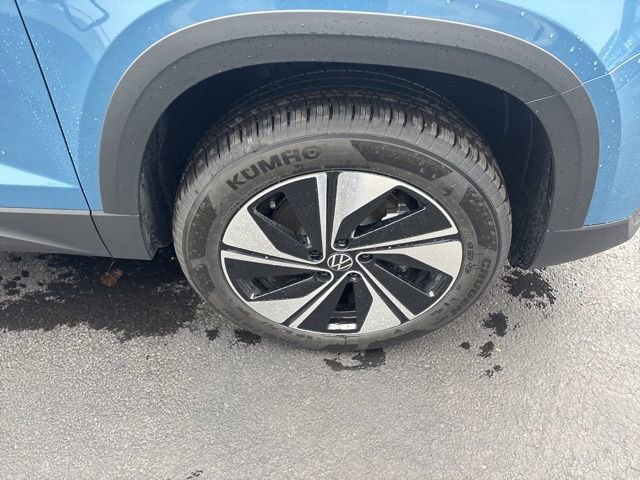 New 2026 Volkswagen Taos SE image 53