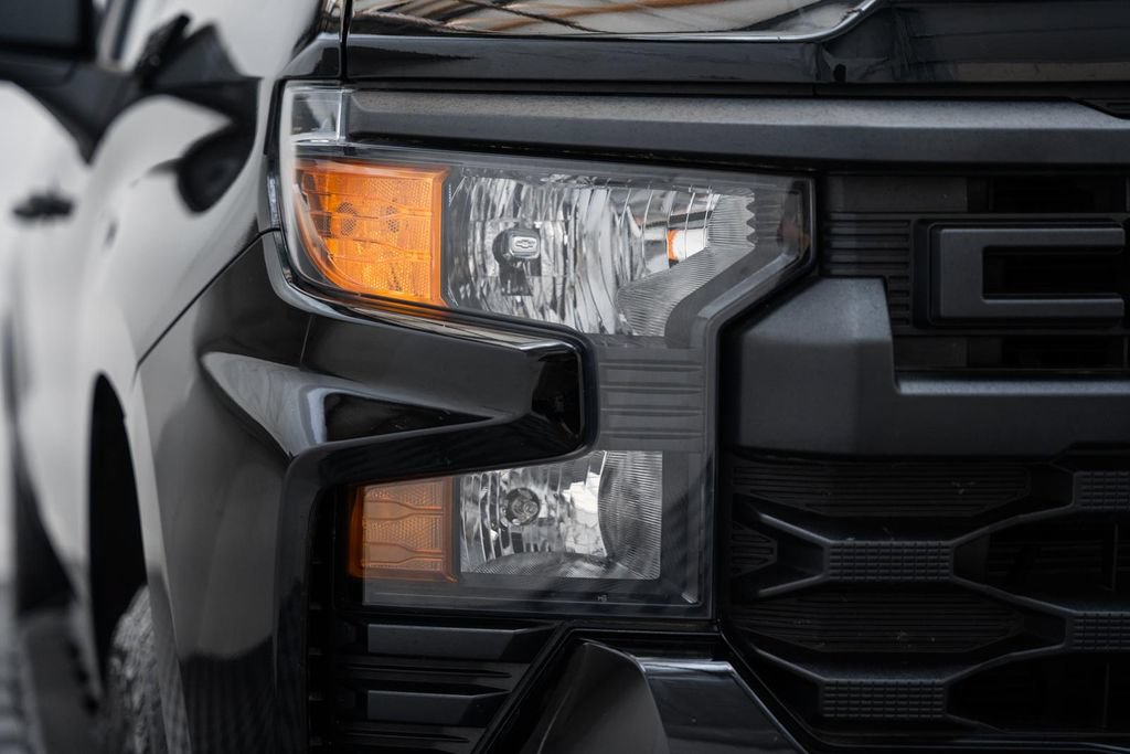Used 2023 Chevrolet Silverado 1500 Custom Trail Boss w/ Midnight Edition AWD/4WD image 15