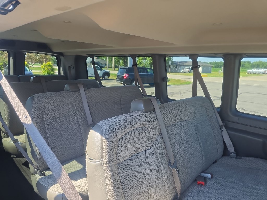 Used 2023 GMC Savana 3500 LS RWD image 13