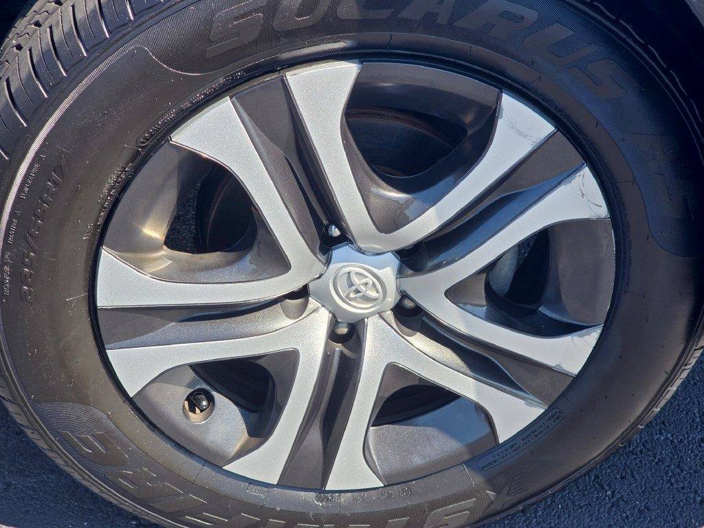 Used 2018 Toyota RAV4 LE w/ All Weather Liner Package FWD image 10
