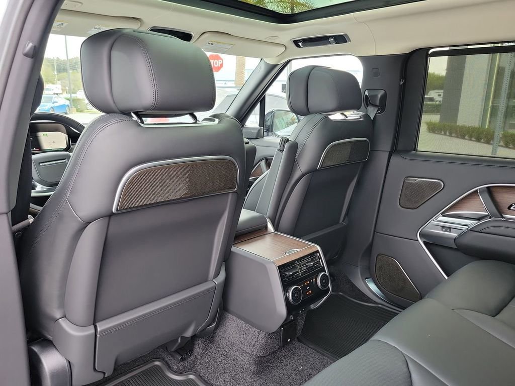 New 2026 Land Rover Range Rover Long Wheelbase Autobiography image 17