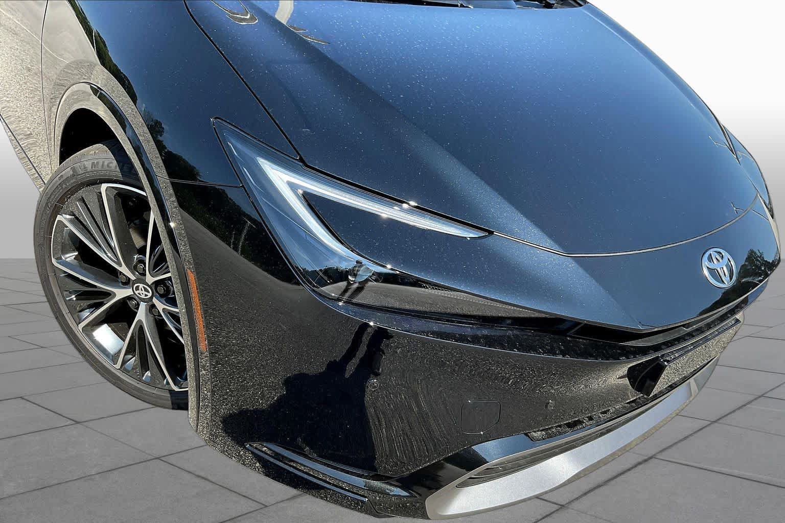 New 2027 Toyota Prius XLE FWD image 13