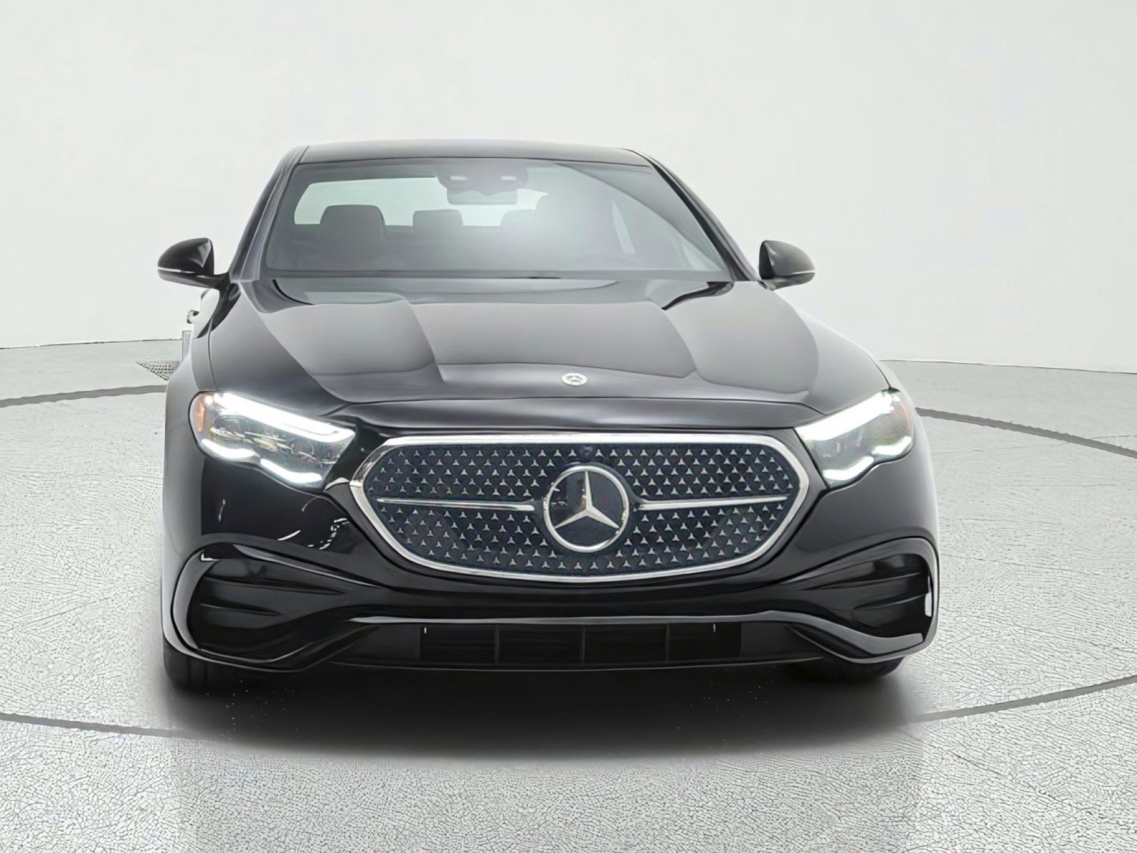 New 2027 Mercedes-Benz E 450 4MATIC Sedan image 2