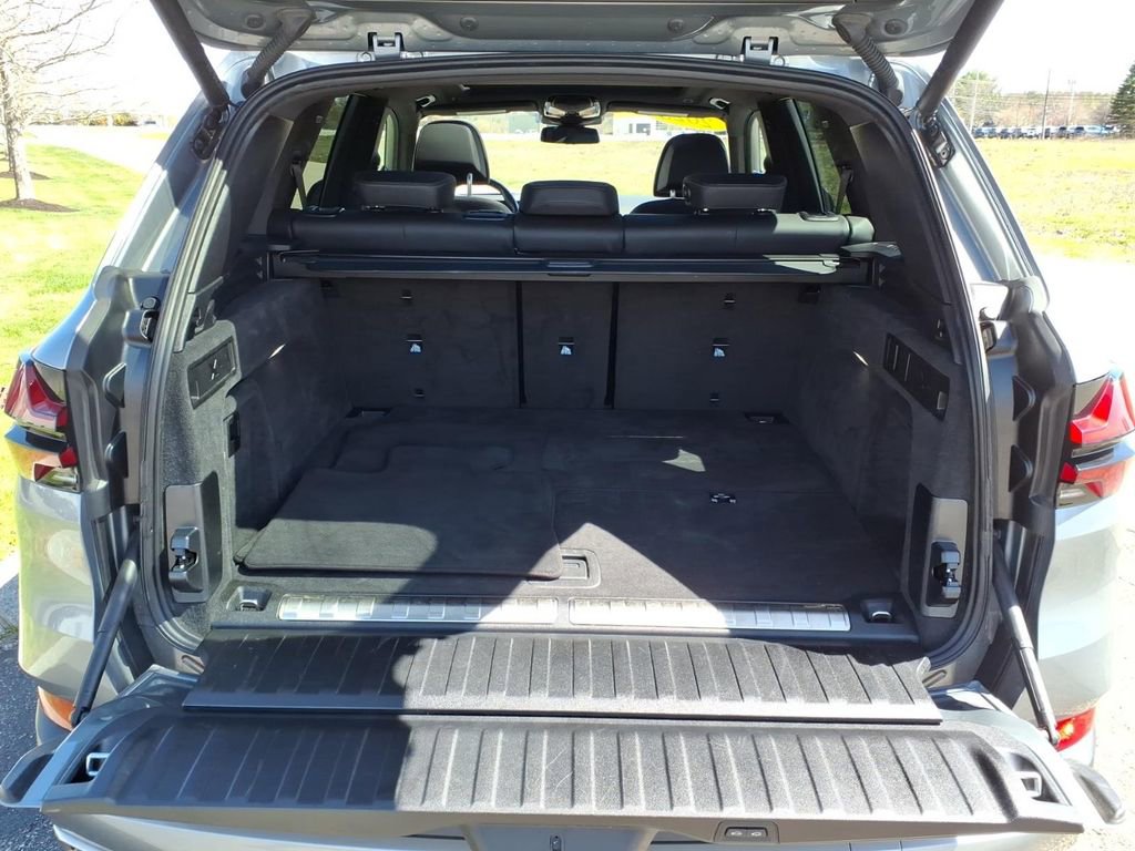 Used 2025 BMW X5 xDrive50e AWD/4WD image 15