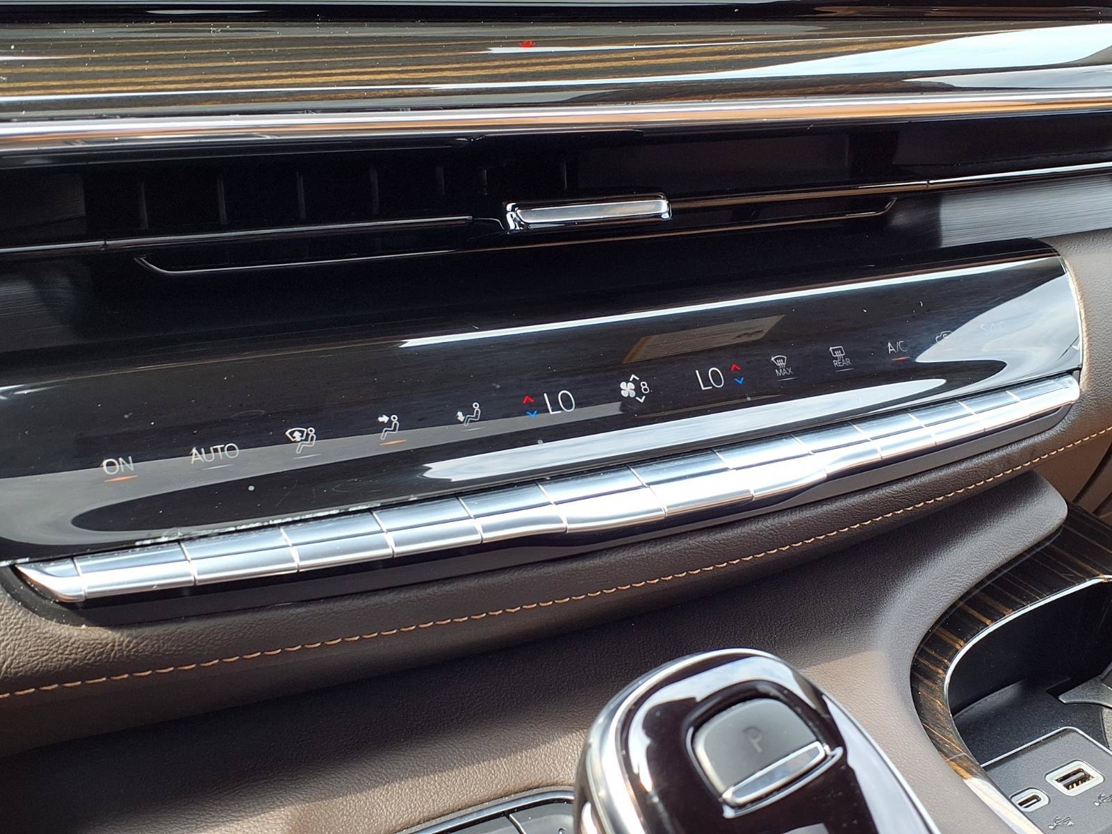 Used 2024 Cadillac Escalade Sport w/ LPO, ONYX Package AWD/4WD image 26