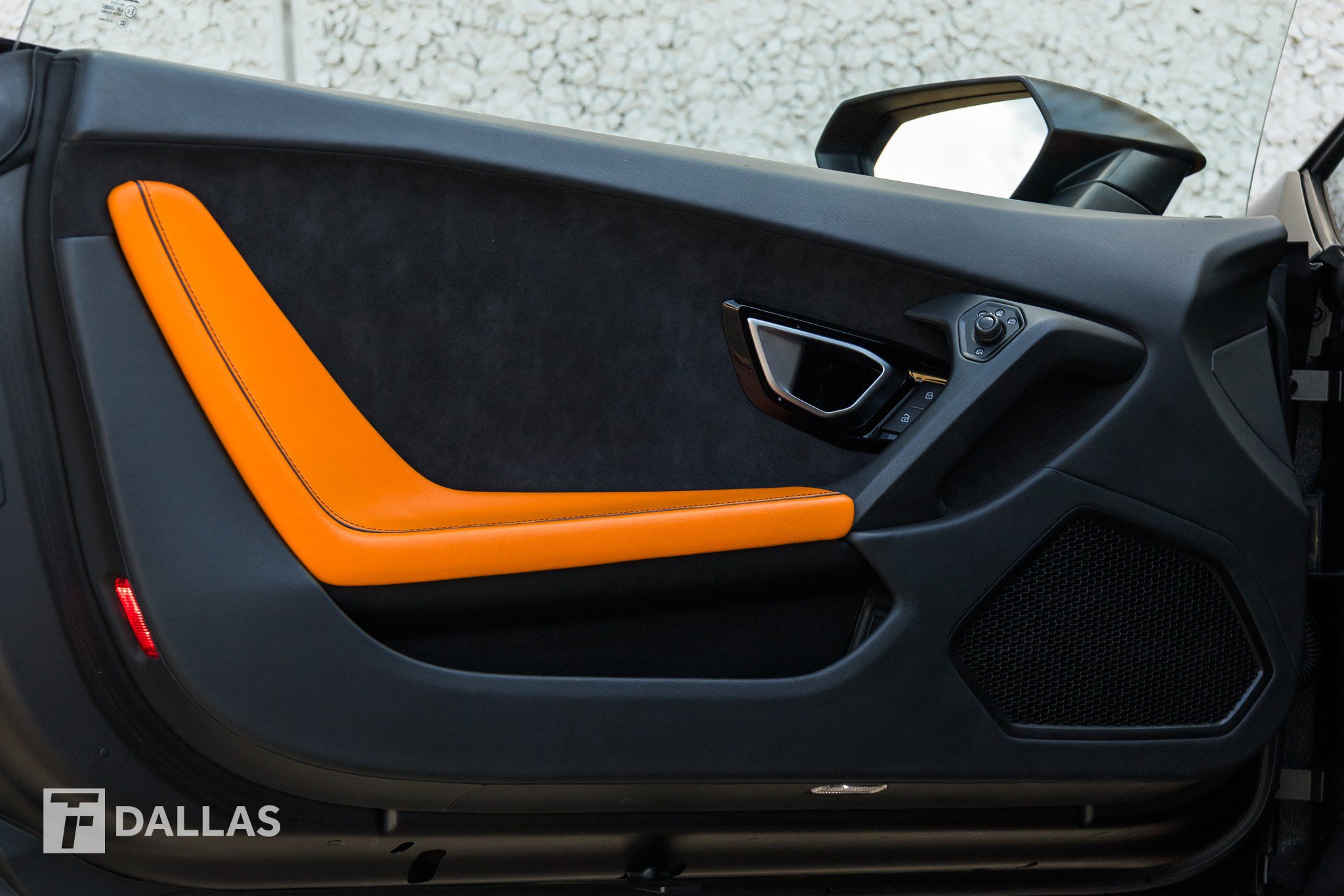Used 2022 Lamborghini Huracan EVO RWD image 20