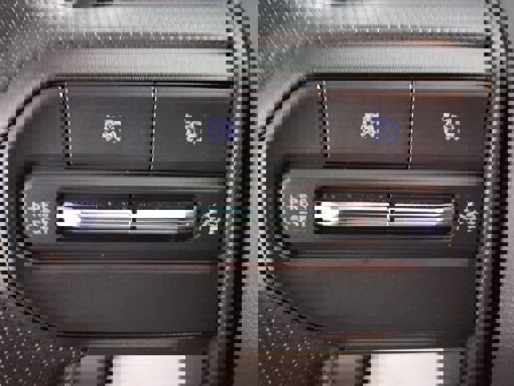 Used 2023 Chevrolet Colorado Trail Boss w/ Safety Package image 32