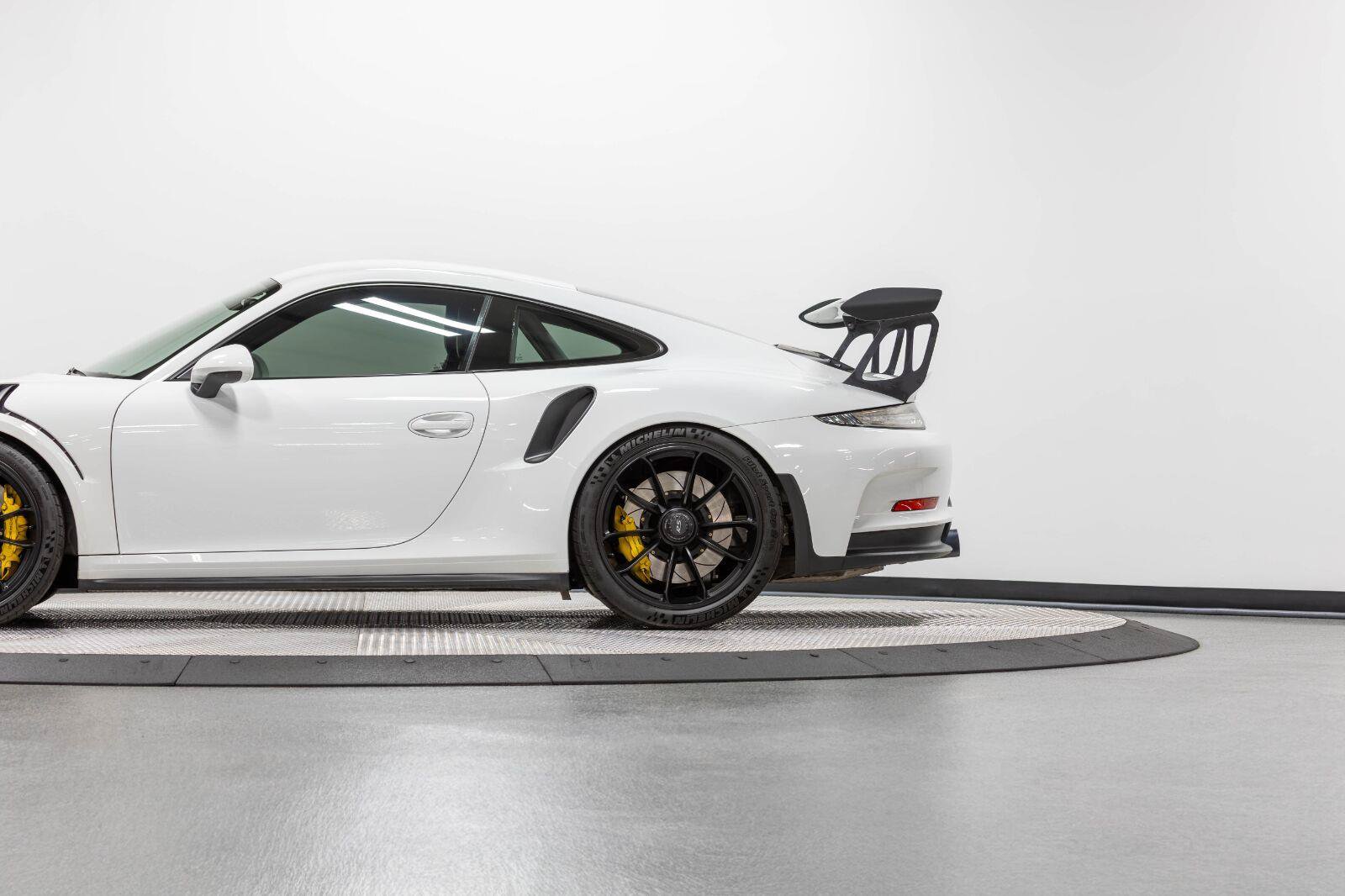 Used 2016 Porsche 911 GT3 RS RWD image 13