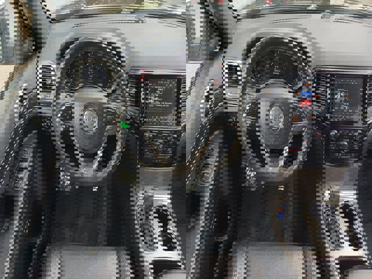 Used 2019 Jeep Grand Cherokee Limited w/ Luxury Group II image 16