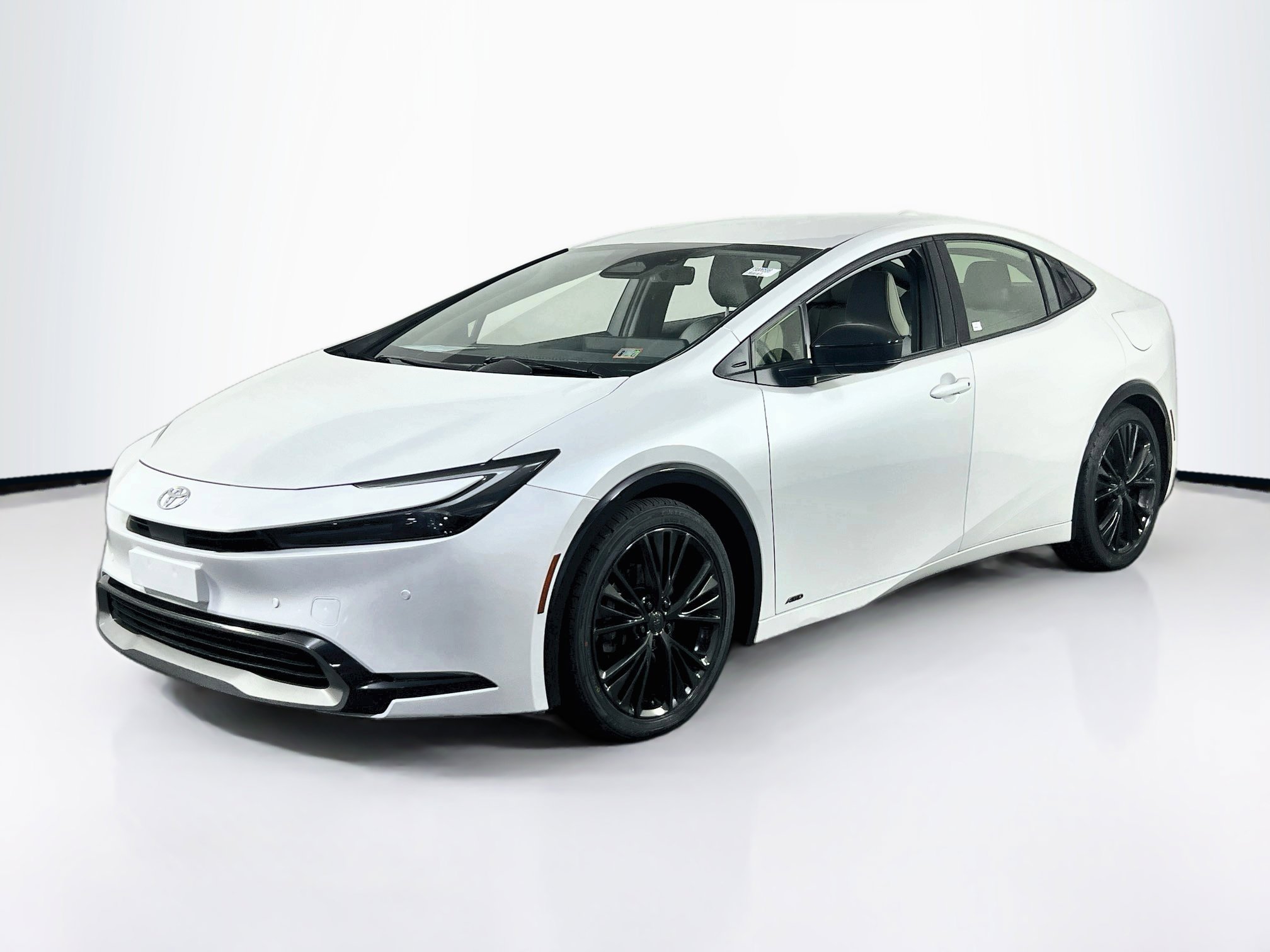 Used 2023 Toyota Prius XLE image 1