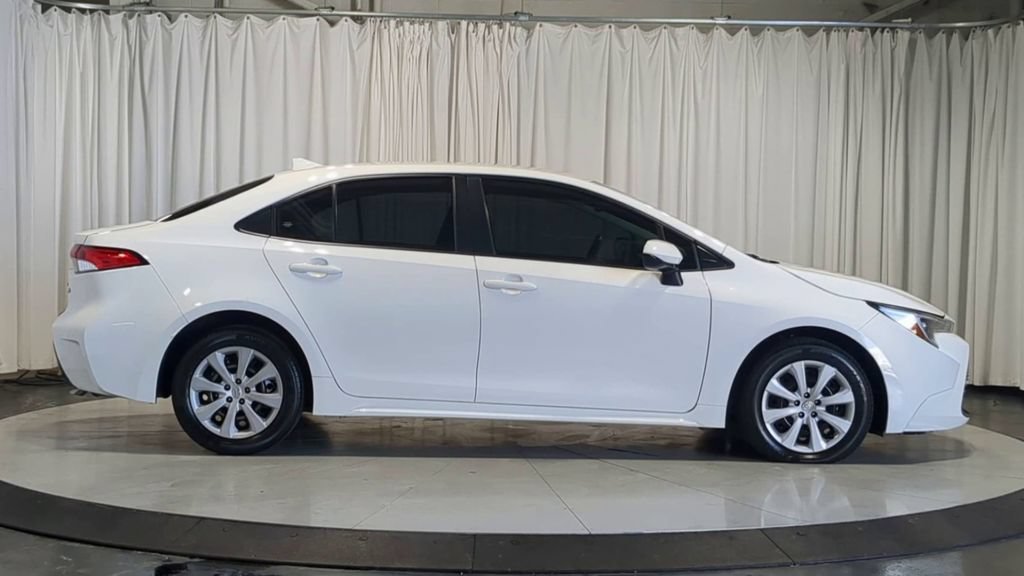 Used 2023 Toyota Corolla LE FWD image 11
