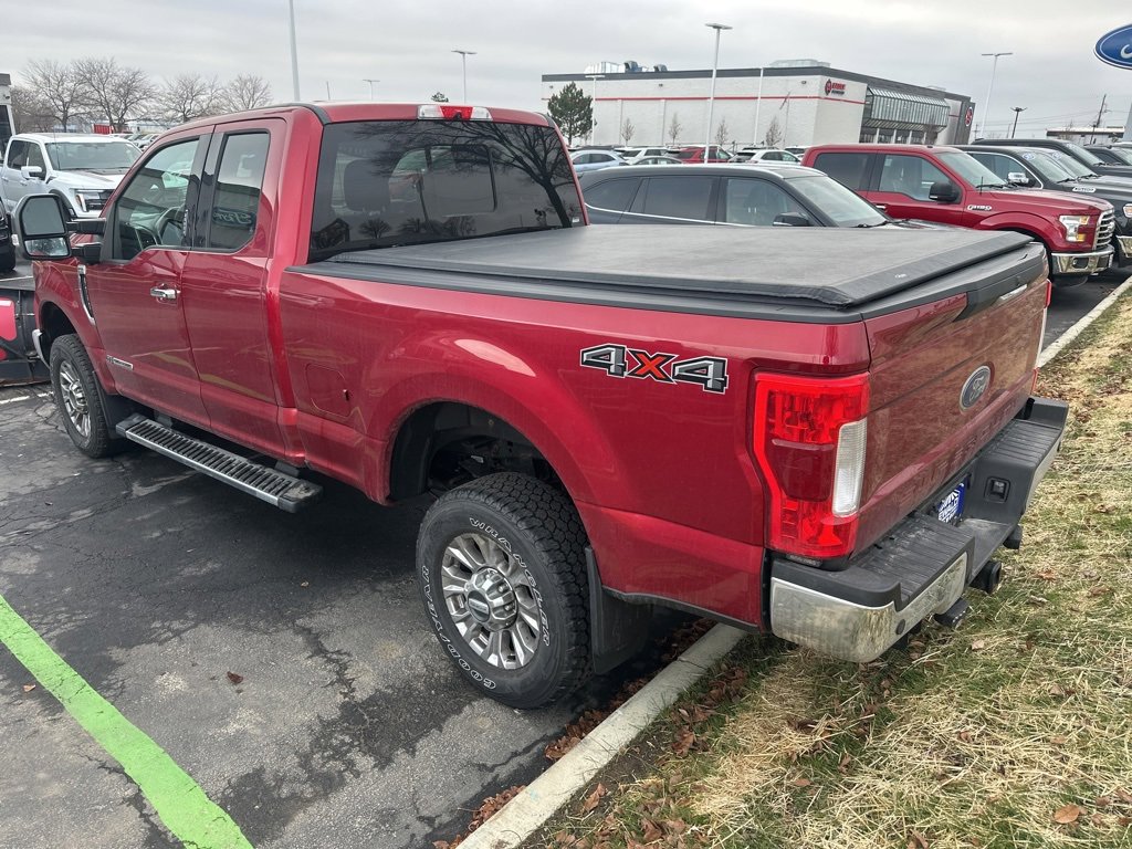 Used 2018 Ford F350 Lariat w/ Chrome Package image 8