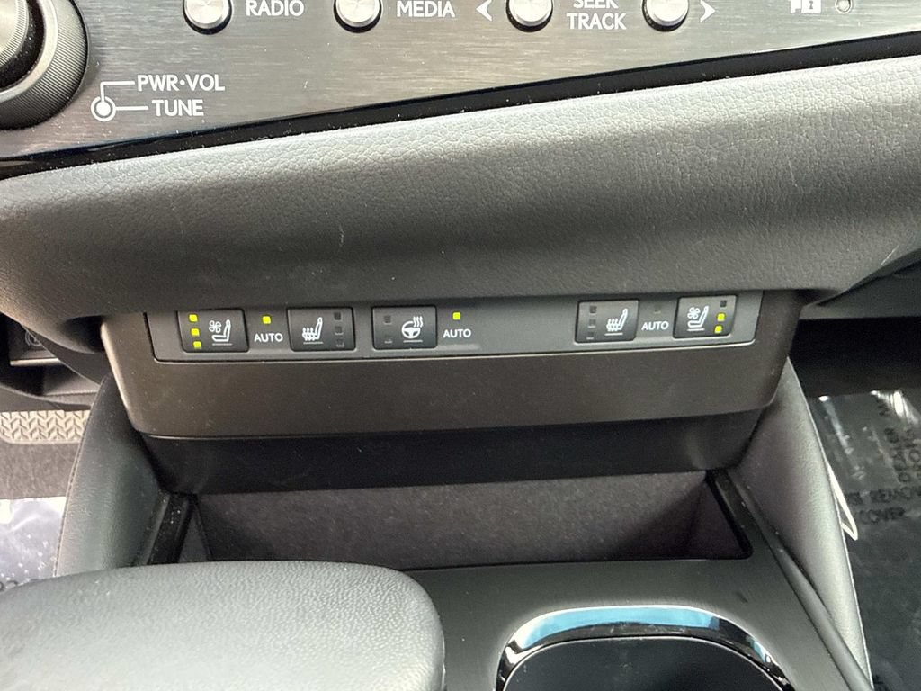 Used 2025 Lexus ES 350 w/ Premium Package FWD image 32