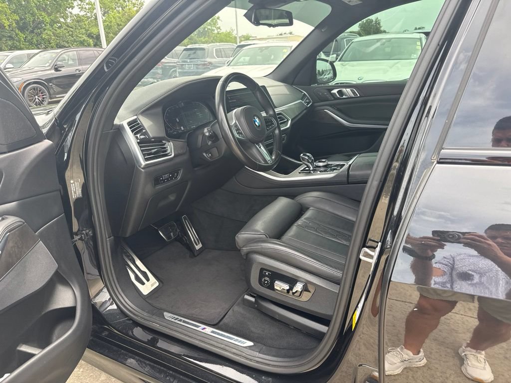 Used 2022 BMW X5 sDrive40i w/ M Sport Package RWD image 12