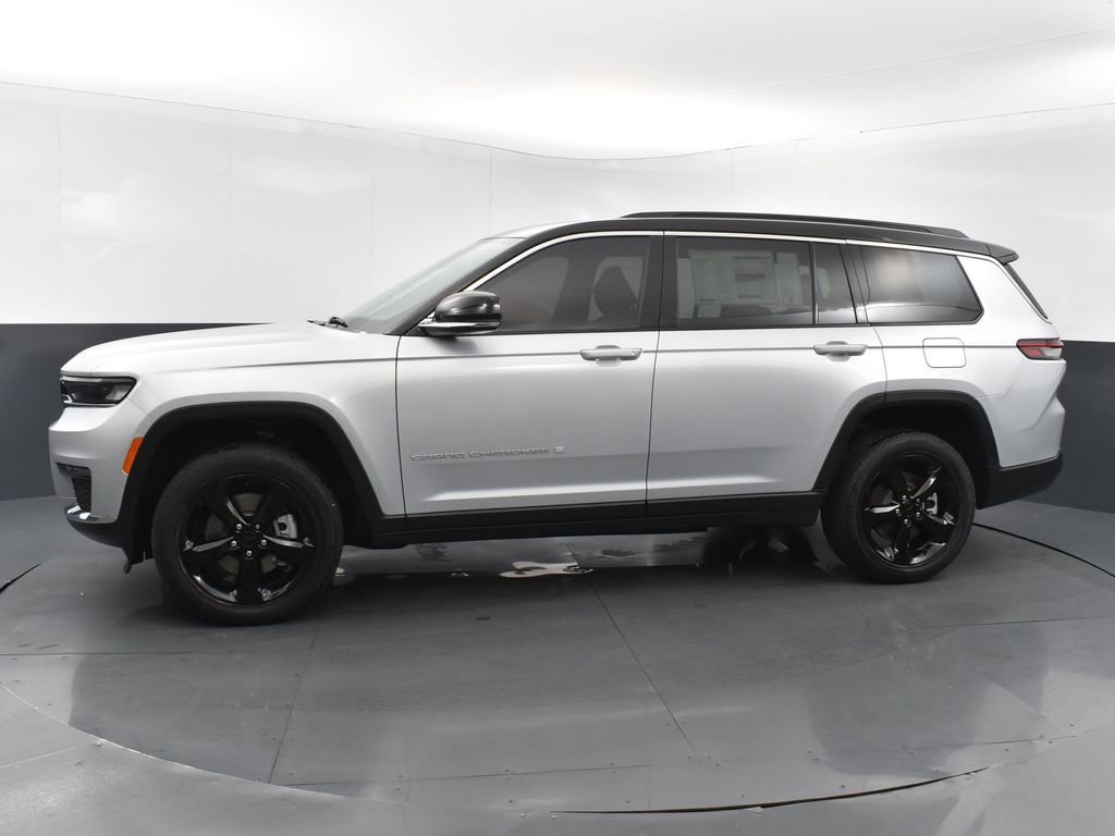 Used 2024 Jeep Grand Cherokee L Limited w/ Trailer Tow Package AWD/4WD image 2