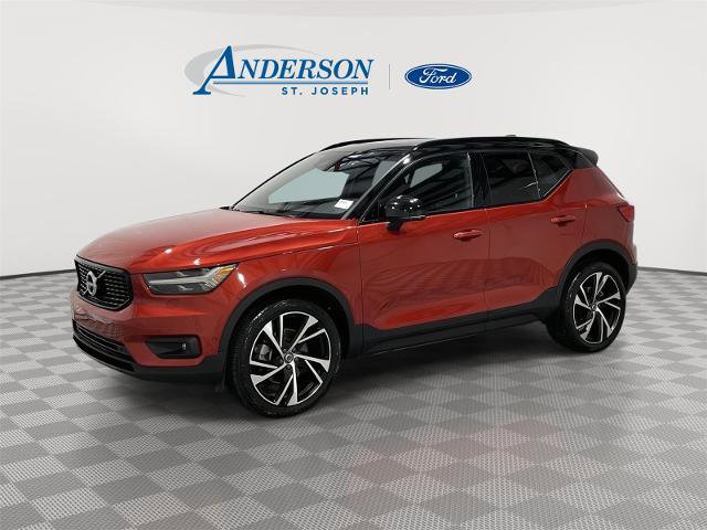 Used 2021 Volvo XC40 T5 R-Design w/ Advanced Package