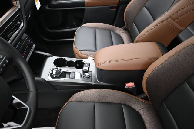 New 2026 Ford Bronco Sport Outer Banks w/ Outer Banks Tech Package+ AWD/4WD image 33