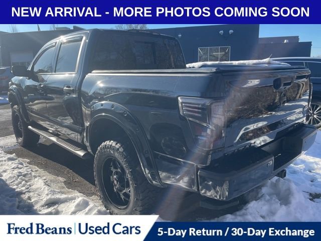Used 2019 Nissan Titan SV w/ SV Convenience Package image 4