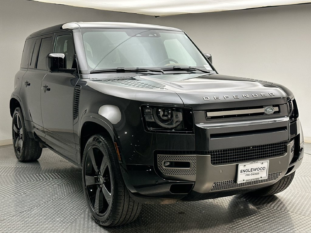 Used 2025 Land Rover Defender 110 X-Dynamic SE AWD/4WD image 15