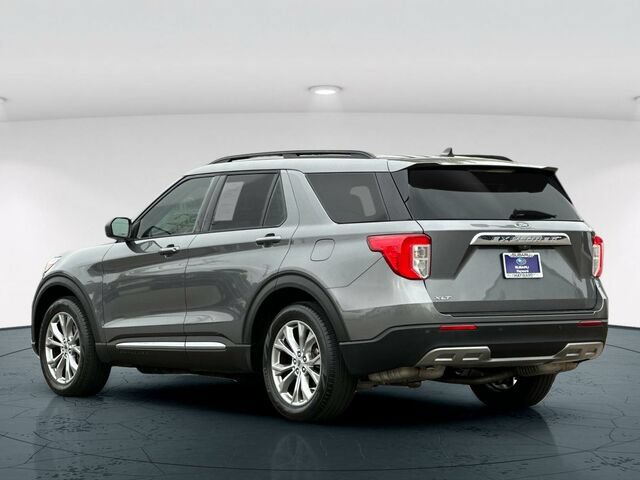 Used 2022 Ford Explorer XLT w/ Equipment Group 202A RWD image 4