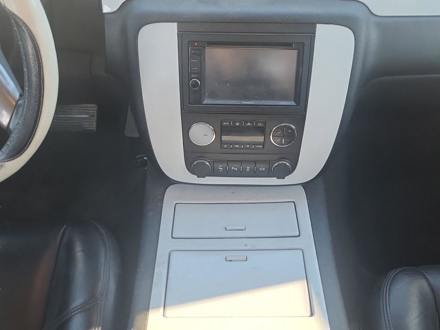 Used 2013 GMC Sierra 2500 Denali w/ Suspension Package, Off-Road image 11