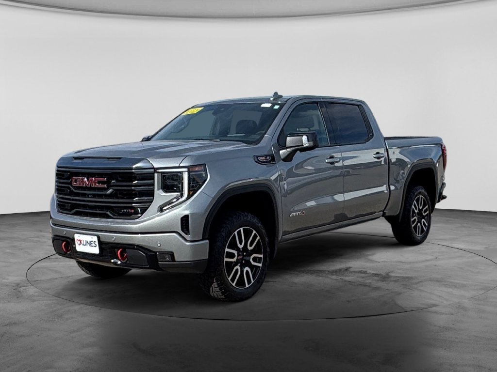 Used 2024 GMC Sierra 1500 AT4 w/ Technology Package AWD/4WD image 5