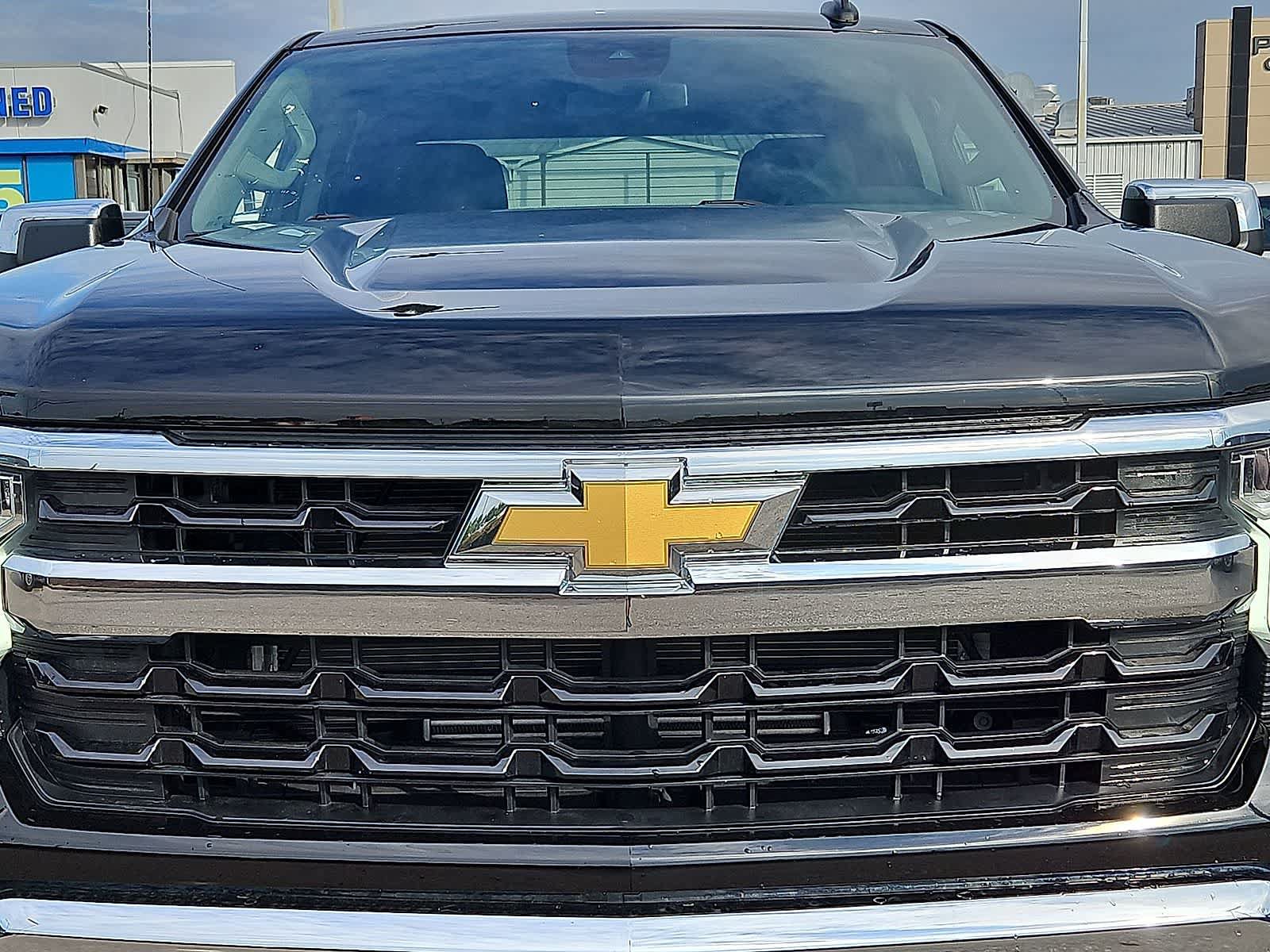 Used 2023 Chevrolet Silverado 1500 LT AWD/4WD image 34