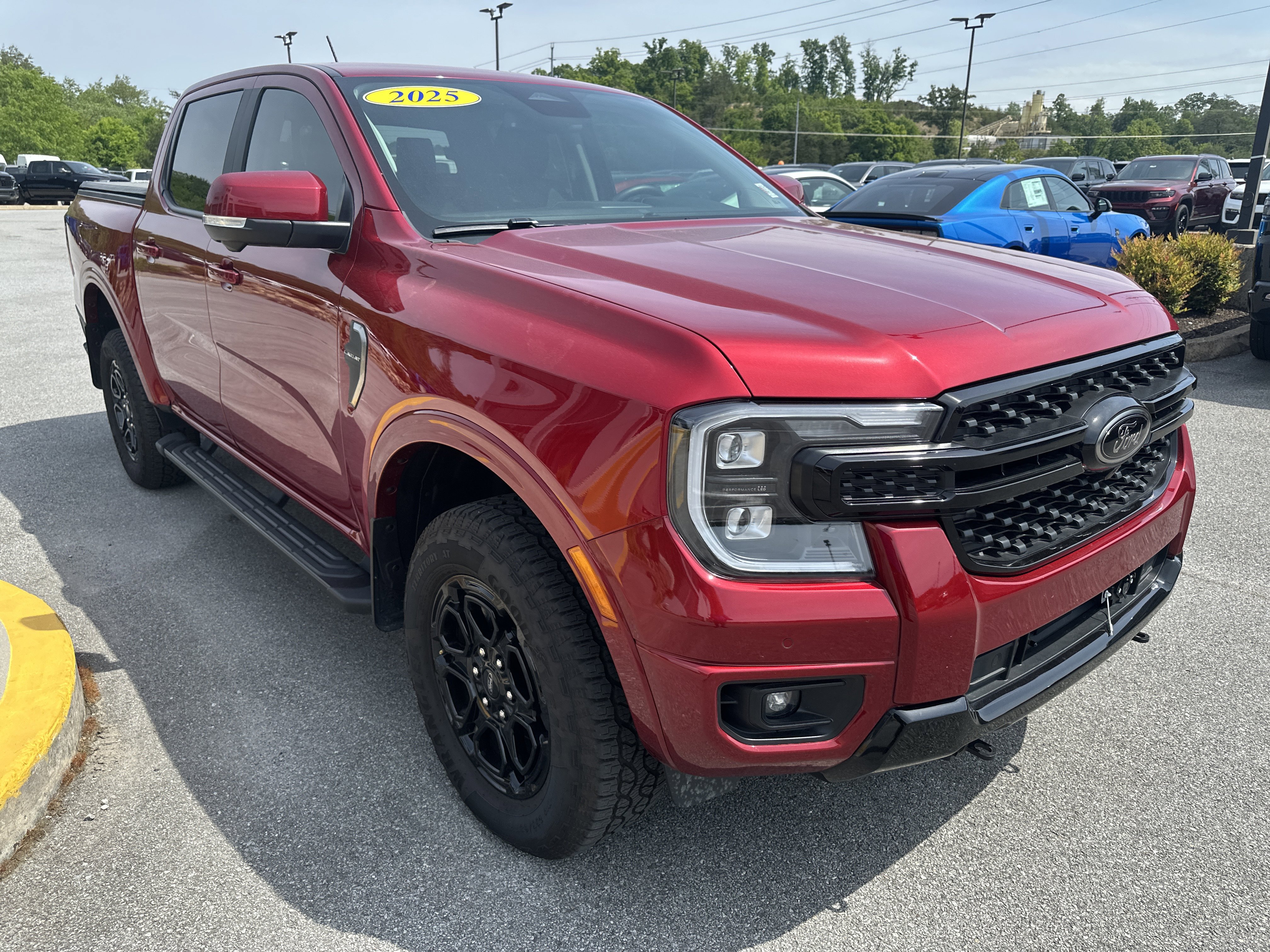 Used 2025 Ford Ranger Lariat w/ FX4 Off-Road Package AWD/4WD image 4