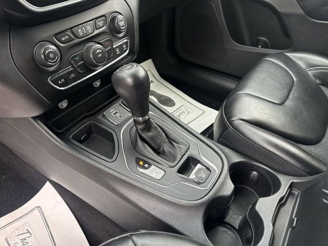 Used 2021 Jeep Cherokee Latitude Plus image 21