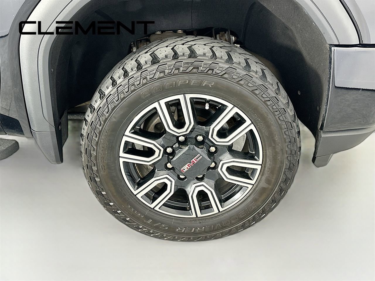 Used 2023 GMC Sierra 3500 AT4 w/ AT4 Preferred Package AWD/4WD image 37