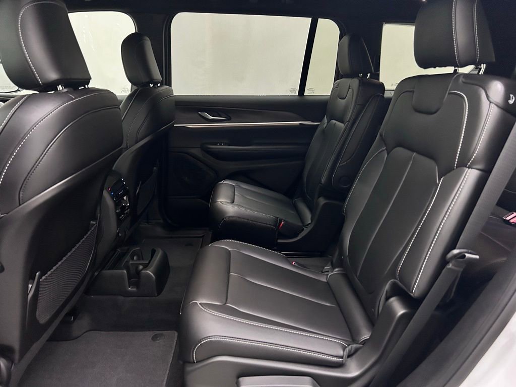 New 2025 Jeep Grand Cherokee L Limited image 17