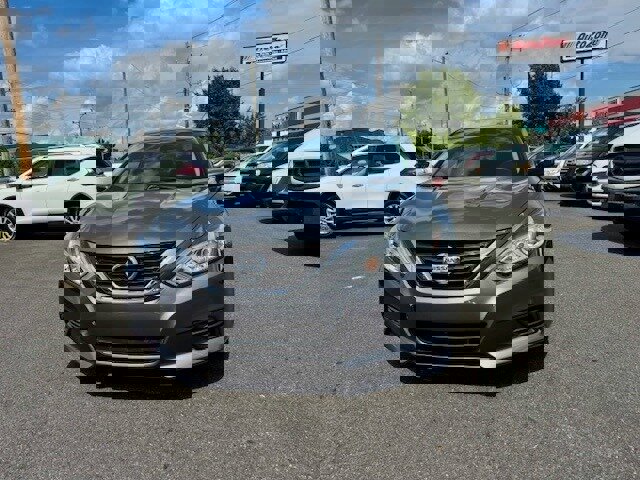 Used 2018 Nissan Altima 2.5 SV image 2