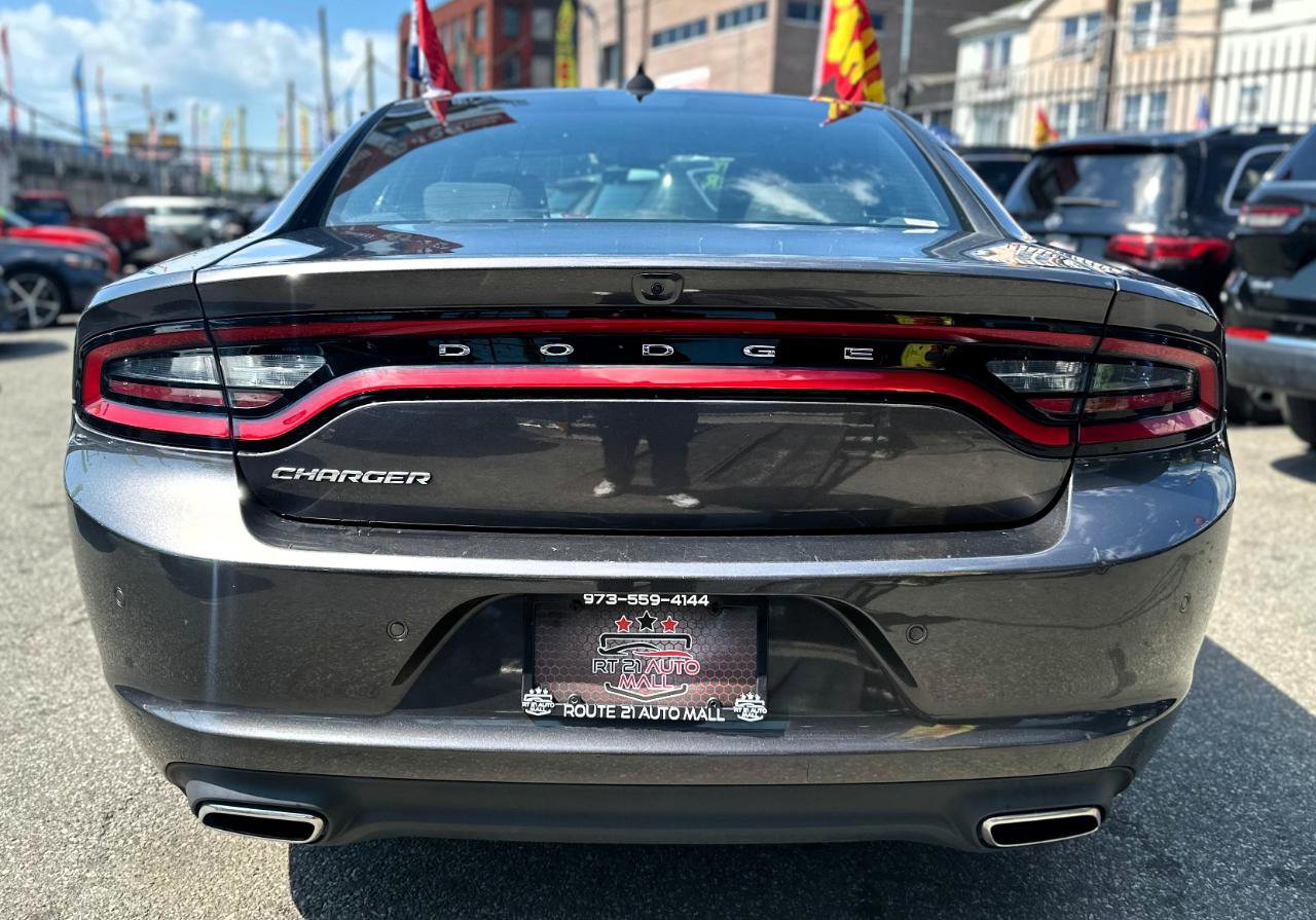 Used 2023 Dodge Charger SXT RWD image 6