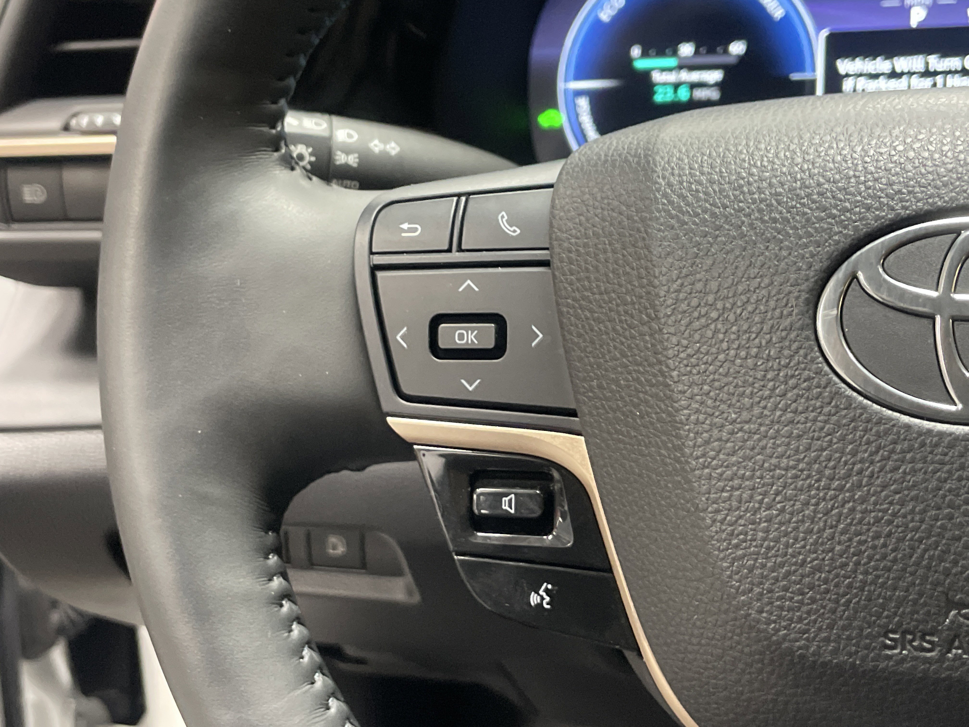 Used 2023 Toyota Crown Limited image 19