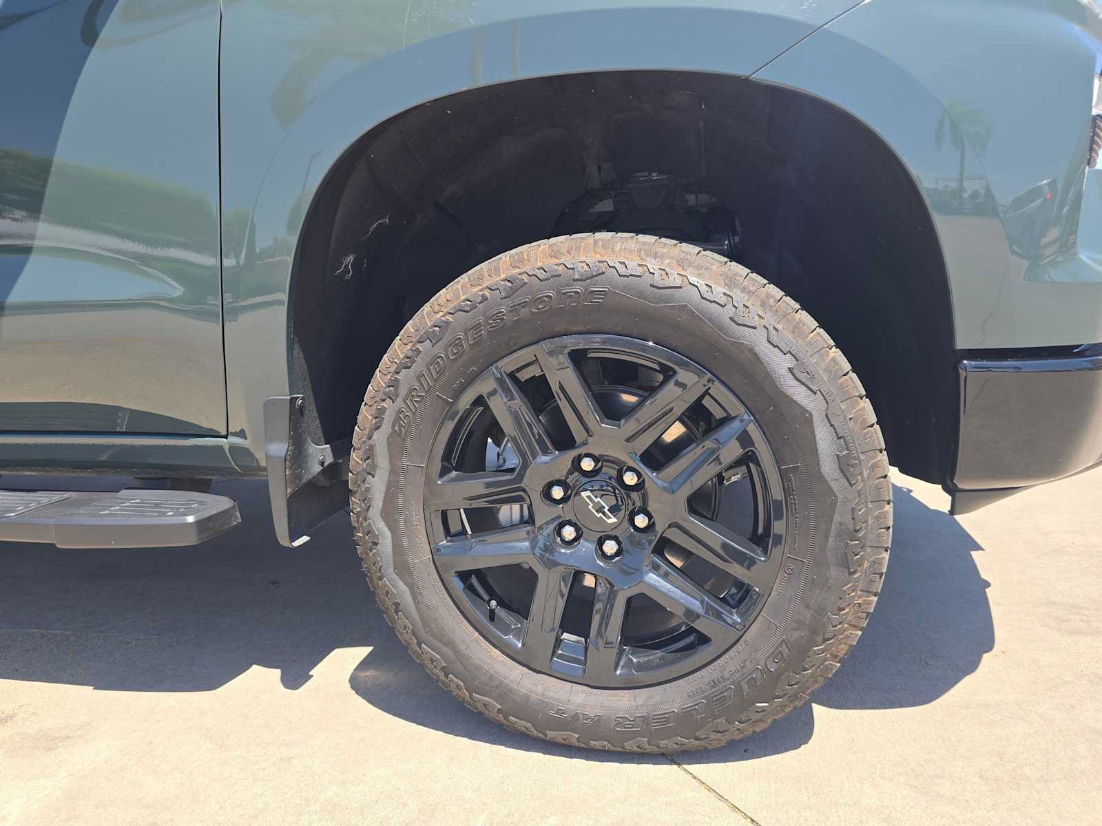 Used 2025 Chevrolet Silverado 1500 LT Trail Boss w/ Convenience Package II AWD/4WD image 9