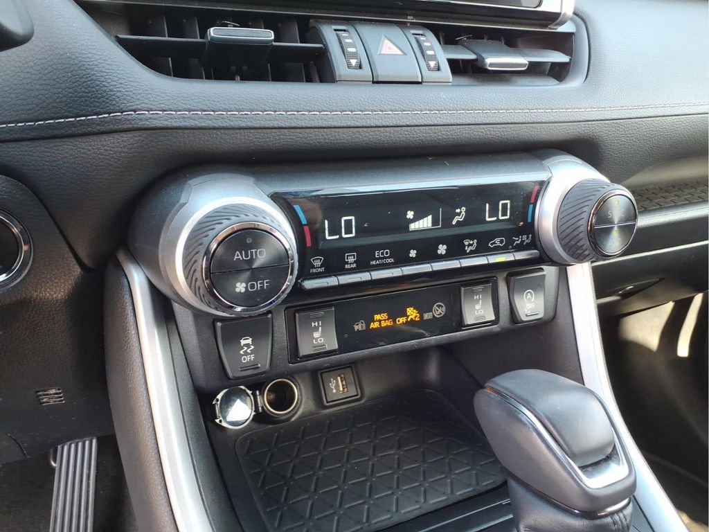 Used 2023 Toyota RAV4 XLE Premium image 24