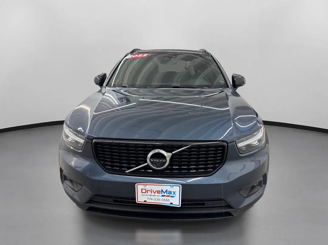 Used 2022 Volvo XC40 T5 R-Design w/ Advanced Package AWD/4WD image 2